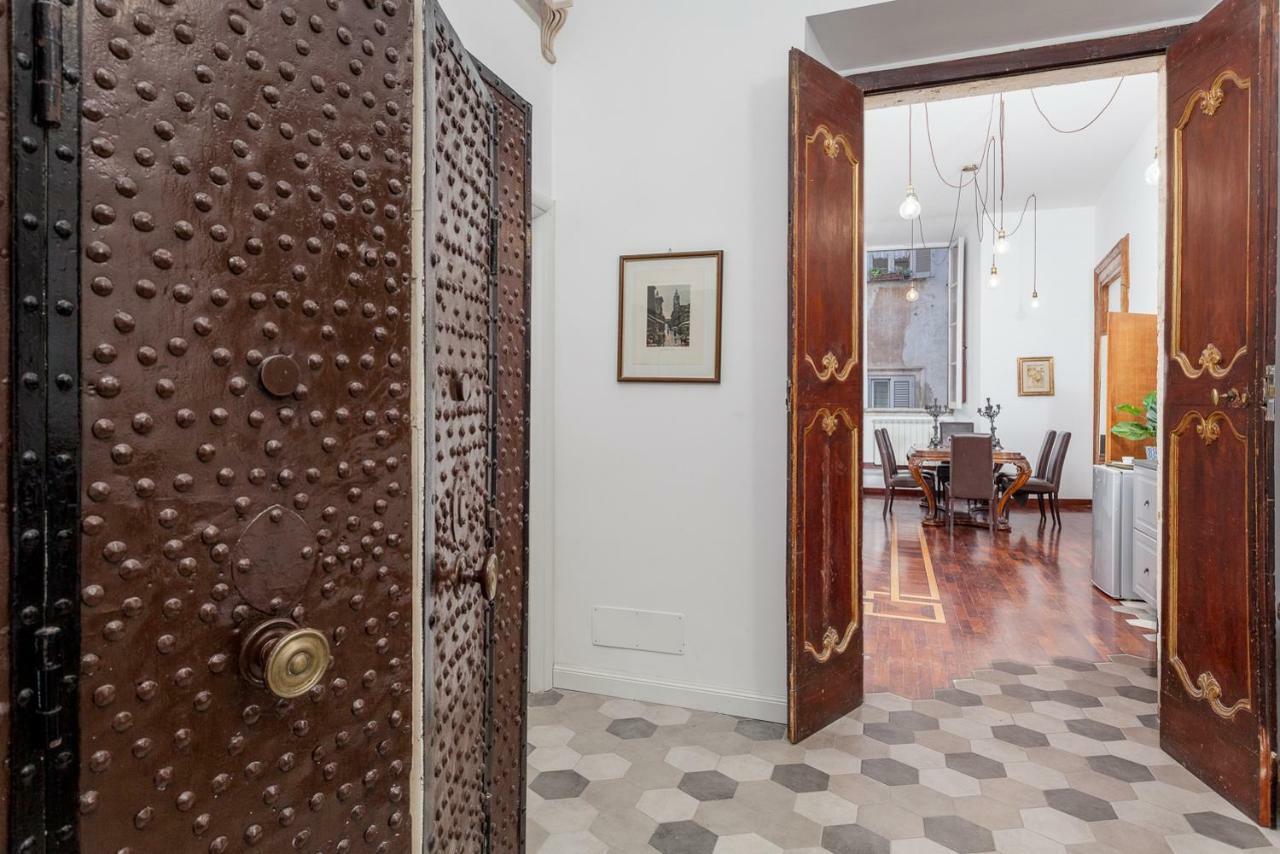 Palazzo Del Duca Piazza Navona Pensión 3*